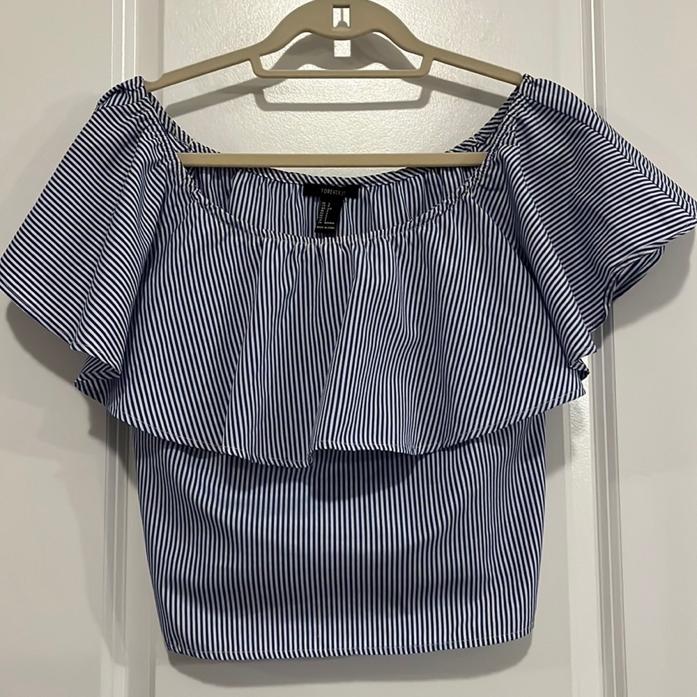 Cute Forever 21 Cropped Flowy Top